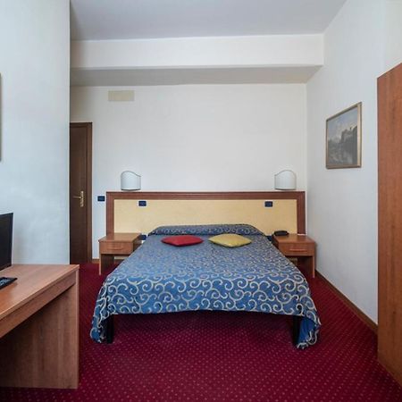Hotel Italia & Lombardi Montefiascone Buitenkant foto