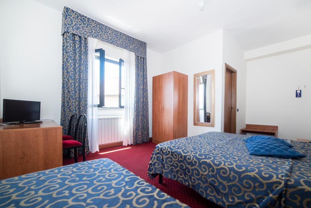 Hotel Italia & Lombardi Montefiascone Buitenkant foto