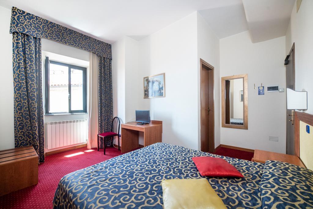 Hotel Italia & Lombardi Montefiascone Buitenkant foto